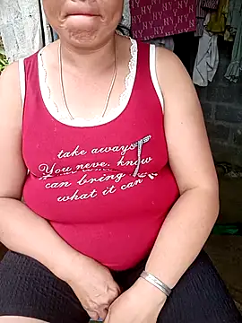 Snapshot of NyloveSquirt chatting on 06/26/26, 06:52 NyloveSquirt online show from 06/26/26, 06:52