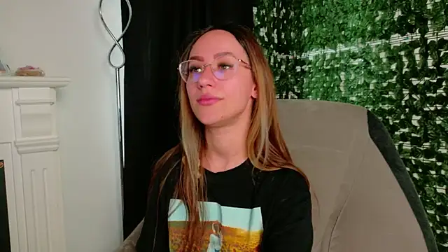 Nicole Bliss online show from 07/07/26, 06:47