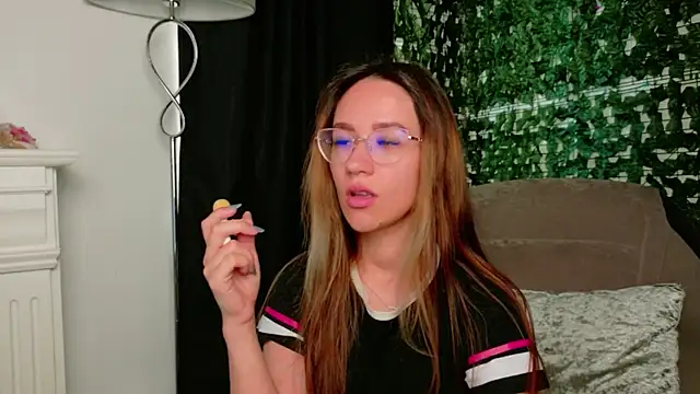 Nicole Bliss online show from 07/17/26, 05:26