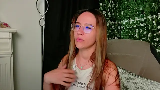 Nicole Bliss online show from 07/16/26, 05:15