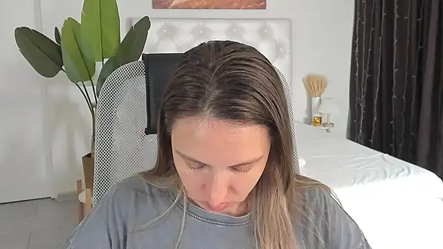 ErinWise online show from 07/19/26, 06:44