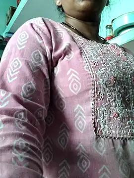 Noor  Malika- online show from 07/04/26, 03:57
