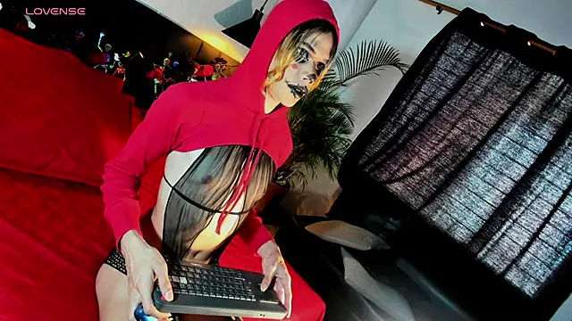 love amor  online show from 10/31/25, 03:08