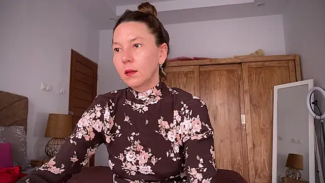 Snapshot of kittycat4you chatting on 02/17/25, 07:15 kittycat4you online show from 02/17/25, 07:15