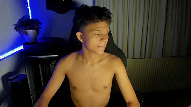 carlos 00foxx online show from 06/30/26, 02:44