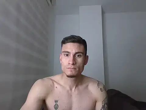 Alejandro00747 online show from 08/09/26, 05:35
