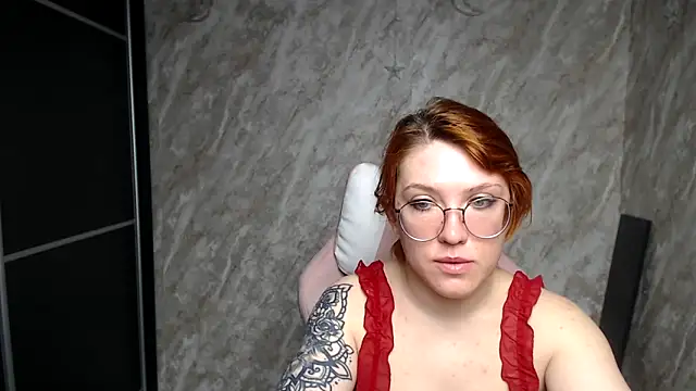 Snapshot of Reginasmilee chatting on 03/09/26, 03:43 Reginasmilee online show from 03/09/26, 03:43