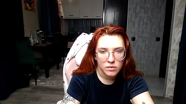 Snapshot of Reginasmilee chatting on 03/26/26, 03:27 Reginasmilee online show from 03/26/26, 03:27