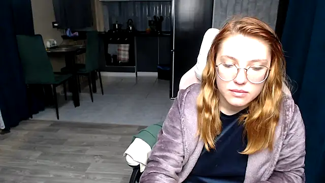 Reginasmilee online show from 11/03/25, 02:39