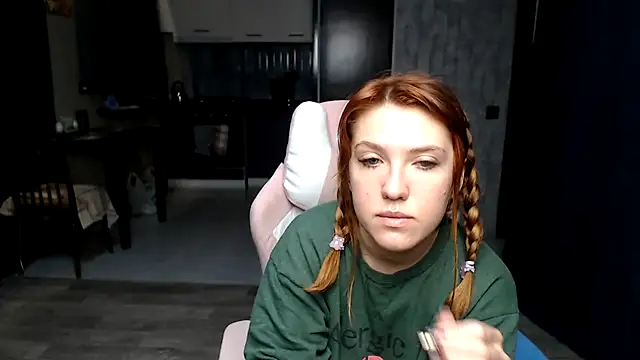 Snapshot of Reginasmilee chatting on 10/15/25, 11:24 Reginasmilee online show from 10/15/25, 11:24