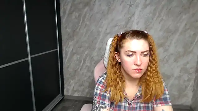 Reginasmilee online show from 01/12/26, 02:18