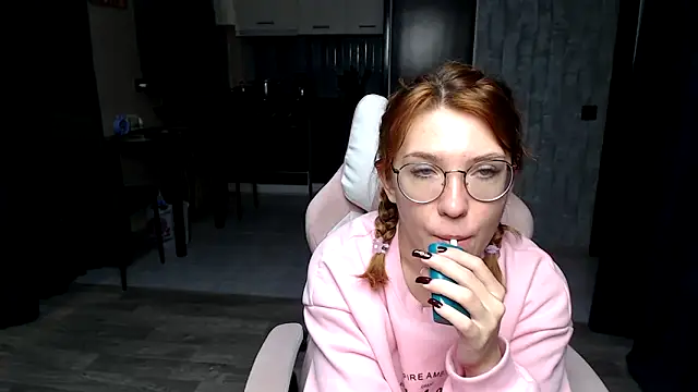 Reginasmilee online show from 11/10/25, 12:26