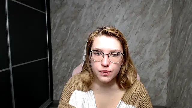 Snapshot of Reginasmilee chatting on 03/18/25, 03:45 Reginasmilee online show from 03/18/25, 03:45