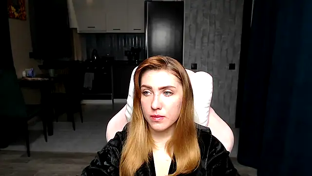 Reginasmilee online show from 11/28/25, 04:01