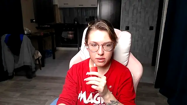 Snapshot of Reginasmilee chatting on 09/21/25, 11:43 Reginasmilee online show from 09/21/25, 11:43