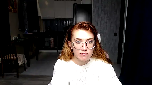 Snapshot of Reginasmilee chatting on 10/18/25, 01:02 Reginasmilee online show from 10/18/25, 01:02