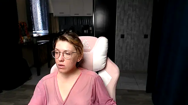 Snapshot of Reginasmilee chatting on 09/15/25, 11:54 Reginasmilee online show from 09/15/25, 11:54