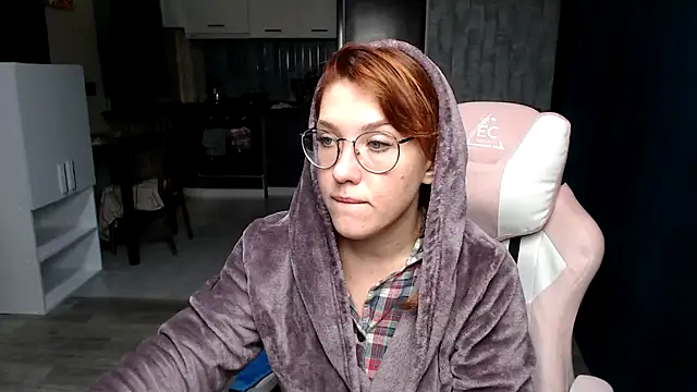 Snapshot of Reginasmilee chatting on 10/06/25, 04:52 Reginasmilee online show from 10/06/25, 04:52