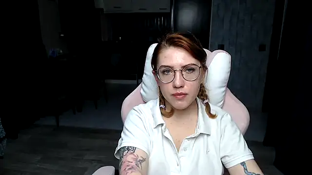 Reginasmilee online show from 11/11/25, 01:11