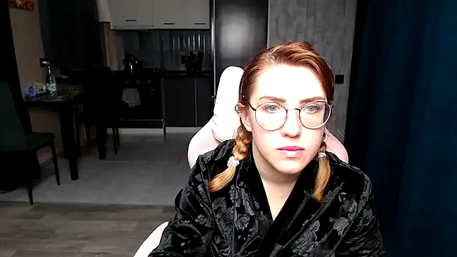 Reginasmilee online show from 11/14/25, 01:42