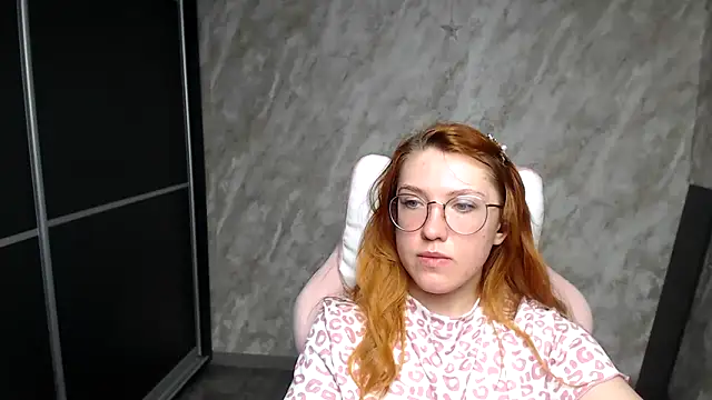 Snapshot of Reginasmilee chatting on 03/02/26, 02:23 Reginasmilee online show from 03/02/26, 02:23