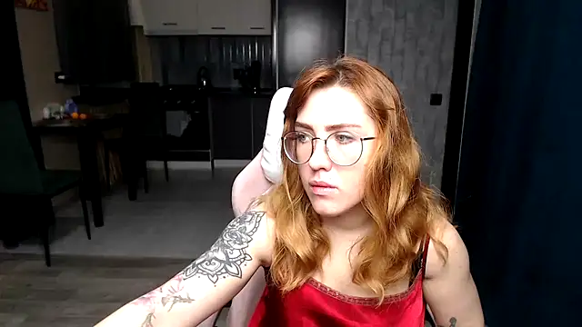 Reginasmilee online show from 11/22/25, 04:00