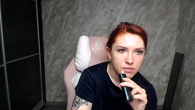 Snapshot of Reginasmilee chatting on 03/11/26, 02:27 Reginasmilee online show from 03/11/26, 02:27