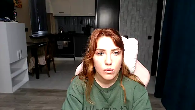 Snapshot of Reginasmilee chatting on 10/09/25, 07:31 Reginasmilee online show from 10/09/25, 07:31