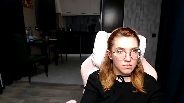 Reginasmilee online show from 11/05/25, 01:25