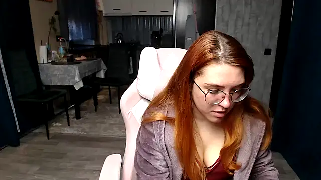 Snapshot of Reginasmilee chatting on 04/28/26, 02:49 Reginasmilee online show from 04/28/26, 02:49