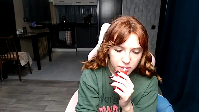 Snapshot of Reginasmilee chatting on 10/17/25, 02:59 Reginasmilee online show from 10/17/25, 02:59