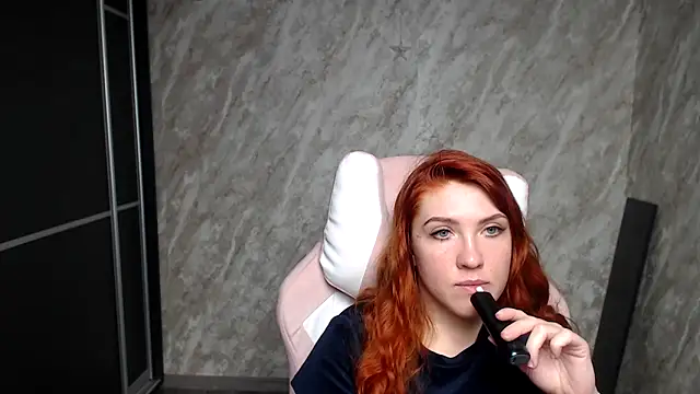 Snapshot of Reginasmilee chatting on 03/10/26, 08:51 Reginasmilee online show from 03/10/26, 08:51