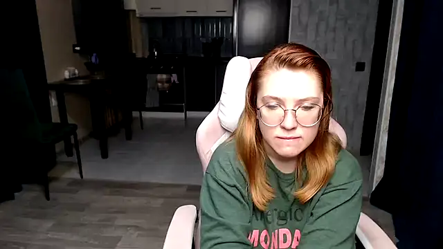 Reginasmilee online show from 11/01/25, 01:01