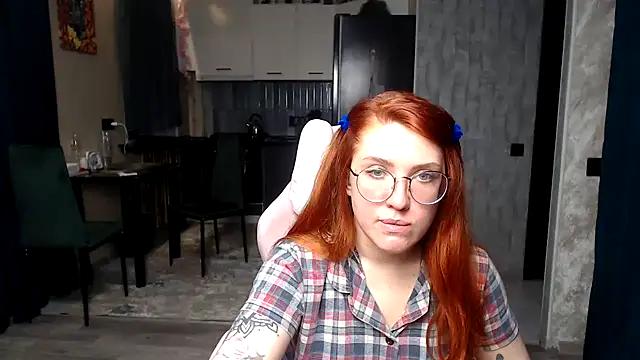 Snapshot of Reginasmilee chatting on 03/17/26, 11:46 Reginasmilee online show from 03/17/26, 11:46