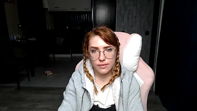 Reginasmilee online show from 11/20/25, 02:01