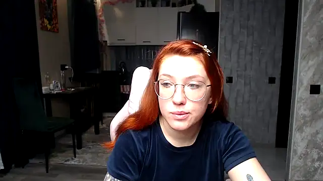 Snapshot of Reginasmilee chatting on 03/18/26, 03:53 Reginasmilee online show from 03/18/26, 03:53