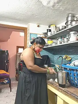 yalini1431 online show from 07/05/26, 04:19