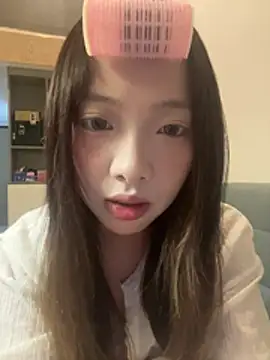 Snapshot of YY-1-1-1 chatting on 08/09/26, 12:55 YY-1-1-1 online show from 08/09/26, 12:55