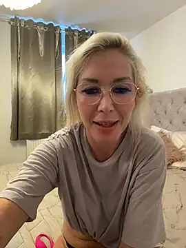 Cindy Stone official online show from 06/30/26, 05:35