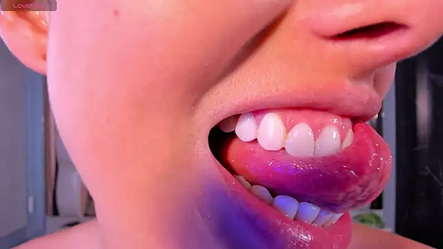 SarahPreston online show from 02/25/25, 04:04