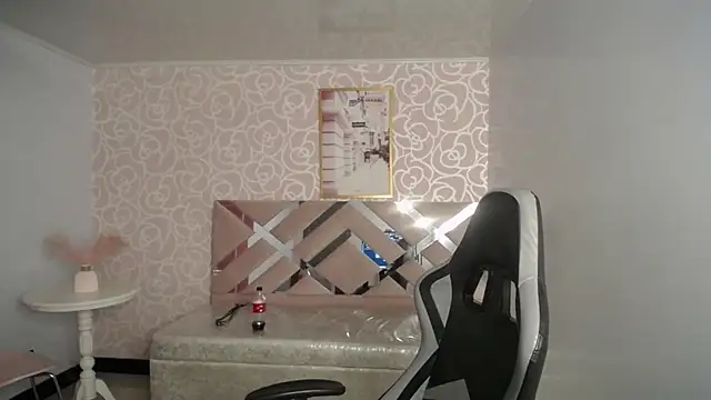 LauraKail ch online show from 06/25/26, 03:04