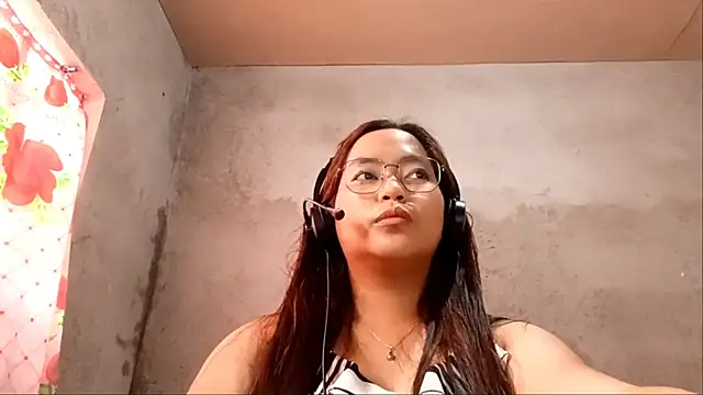 SilviaShelnutt online show from 06/27/26, 04:51