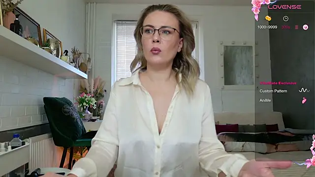 BeautyeyesLovely online show from 10/27/25, 10:05