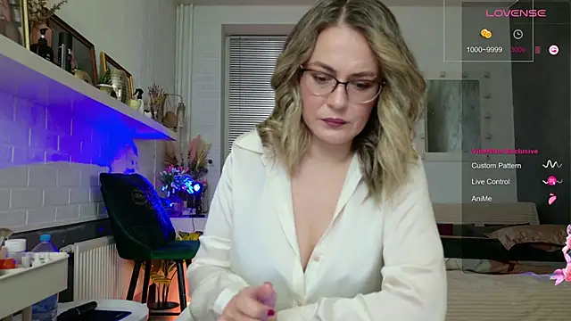 BeautyeyesLovely online show from 11/29/25, 10:10