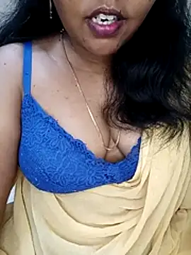 Snapshot of tamilvijima chatting on 07/22/26, 01:18 tamilvijima online show from 07/22/26, 01:18