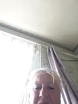 EmmaSwan555 online show from 06/25/26, 01:27