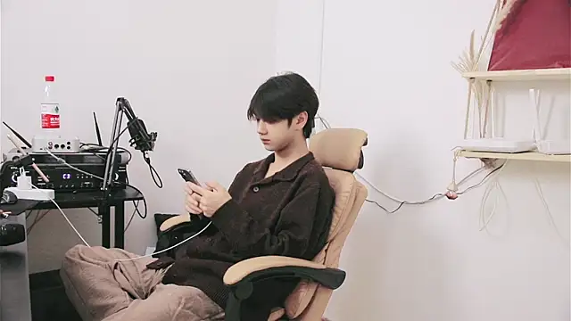 VIP-77 online show from 06/29/26, 08:43
