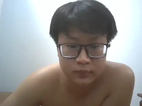 Snapshot of Zeusexxxx chatting on 06/25/26, 04:23 Zeusexxxx online show from 06/25/26, 04:23