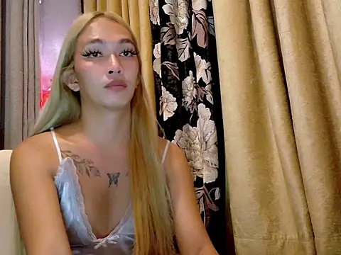 Snapshot of sweet_kween95 chatting on 07/07/26, 06:33 sweet kween95 online show from 07/07/26, 06:33
