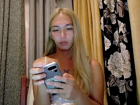 Snapshot of sweet_kween95 chatting on 06/26/26, 08:14 sweet kween95 online show from 06/26/26, 08:14